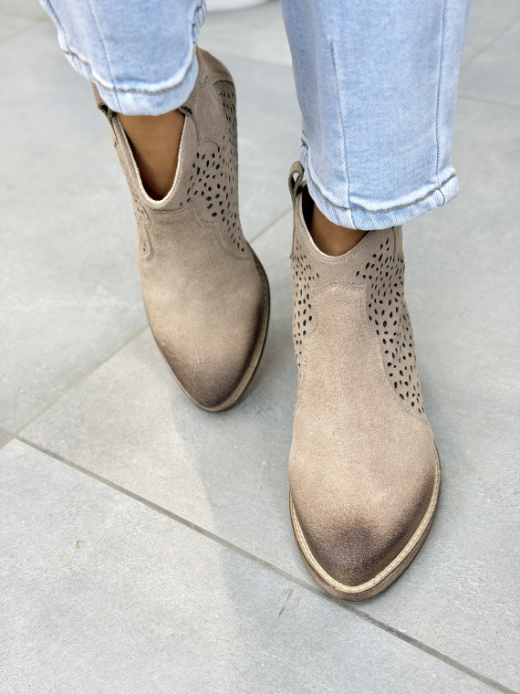 Beżowe kowbojki damskie ażurowe ze skóry naturalnej OLEKSY casual