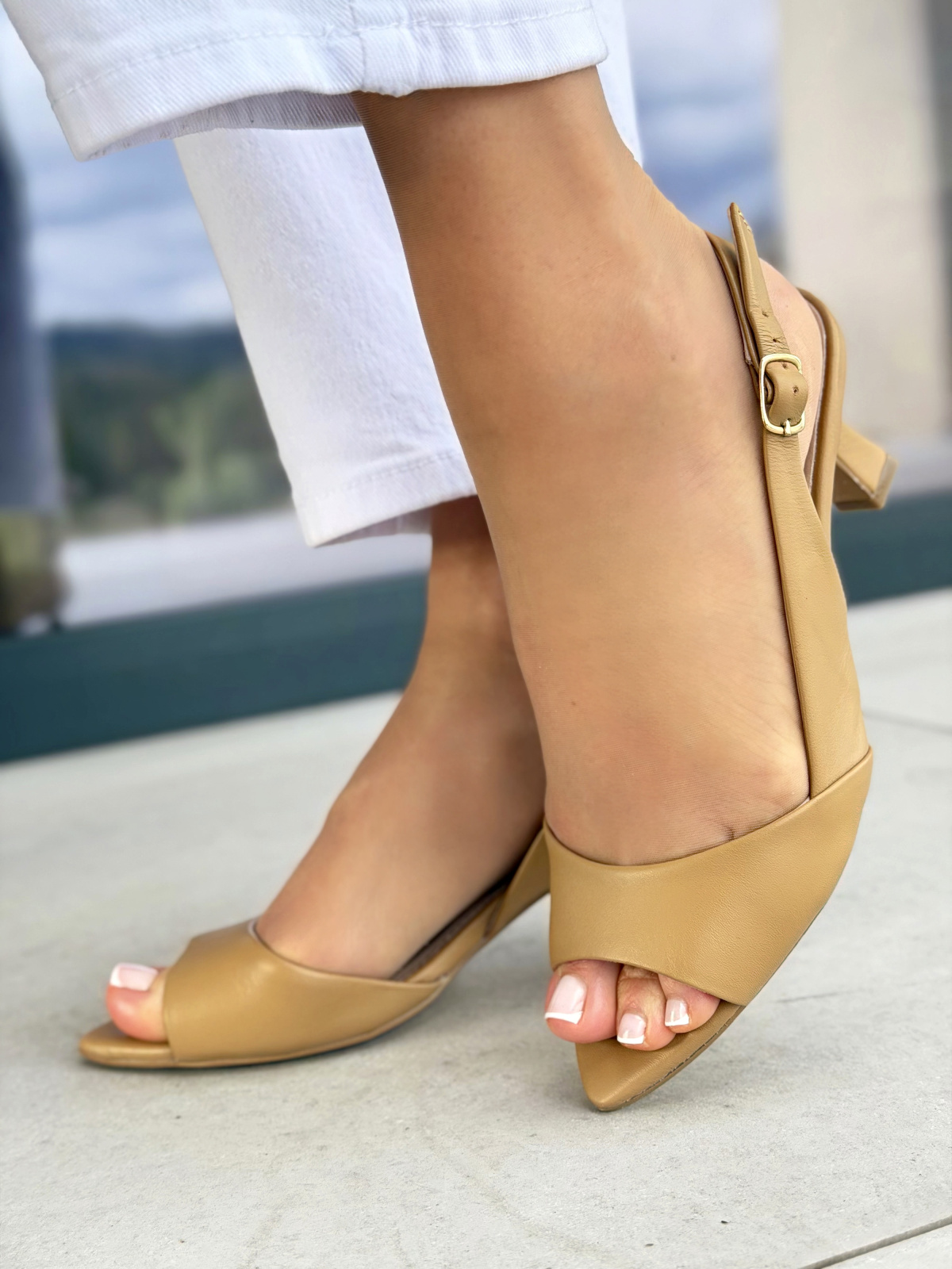 Beżowe sandały damskie skórzane OLEKSY na obcasie eleganckie