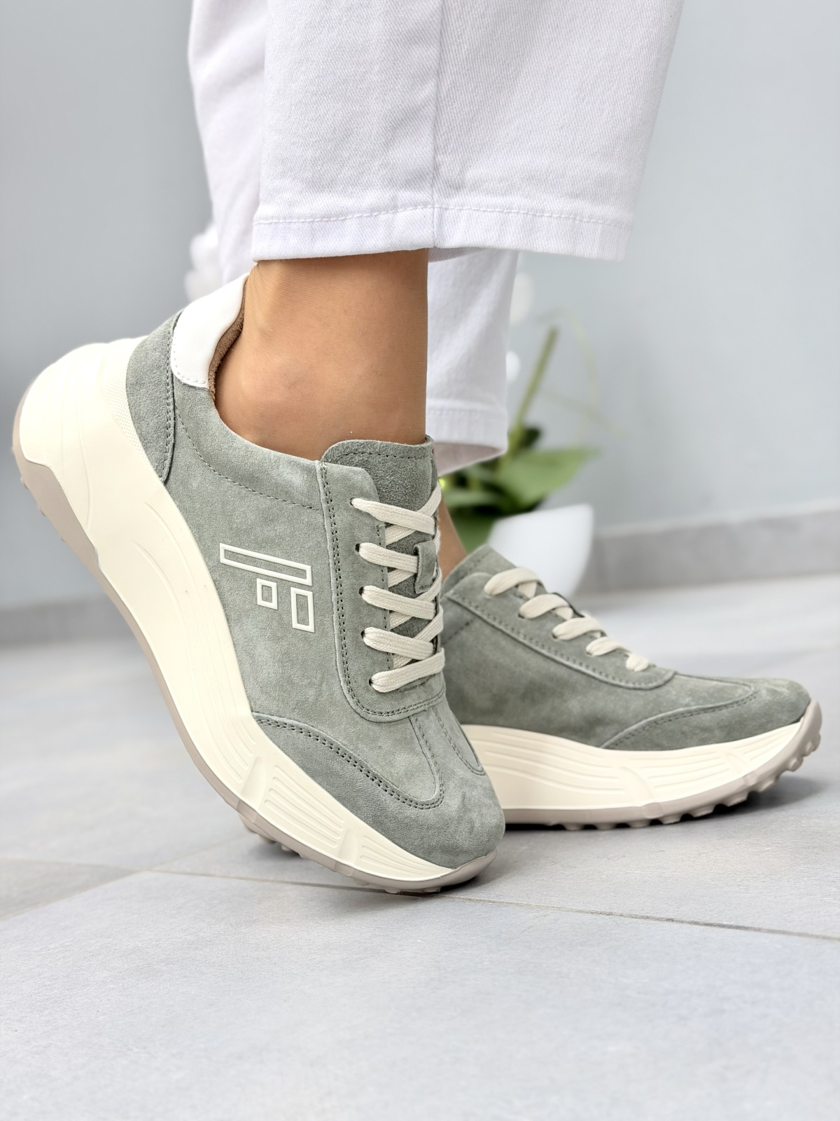 Zielone sneakersy zamszowe ze skóry naturalnej casual