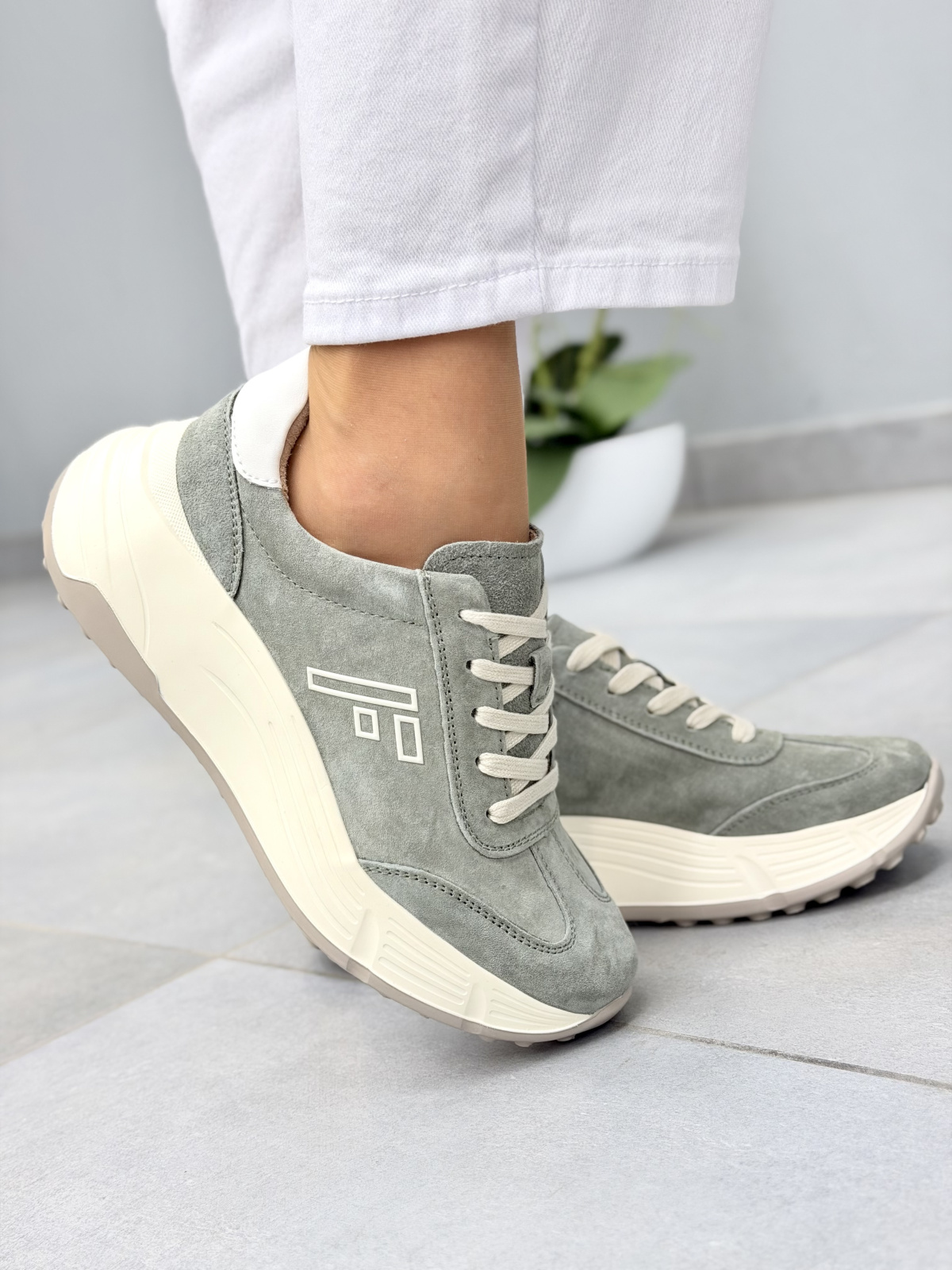 Zielone sneakersy zamszowe ze skóry naturalnej casual