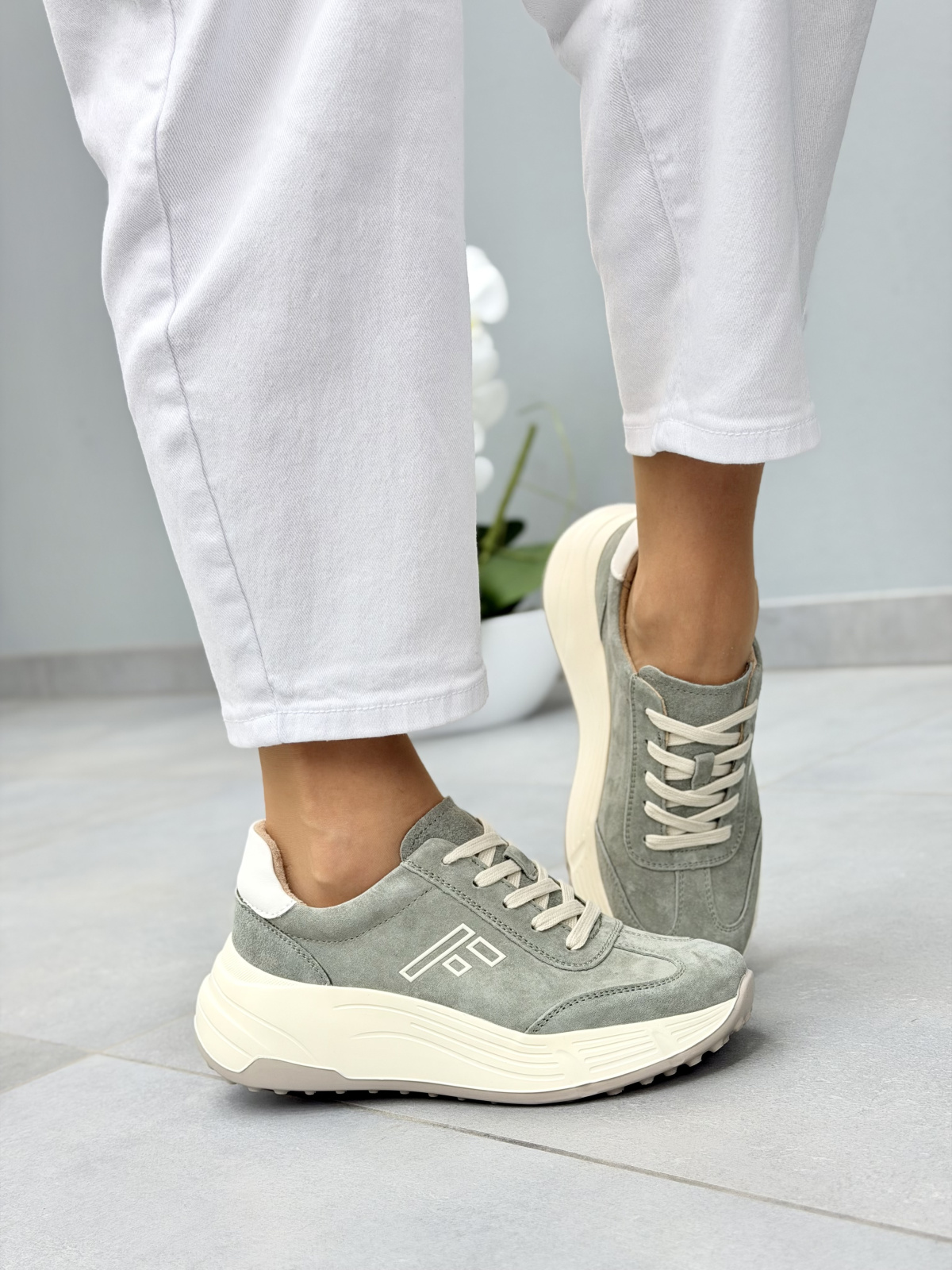 Zielone sneakersy zamszowe ze skóry naturalnej casual