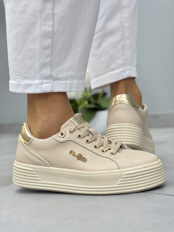 Beżowe sneakersy skórzane na platformie casual