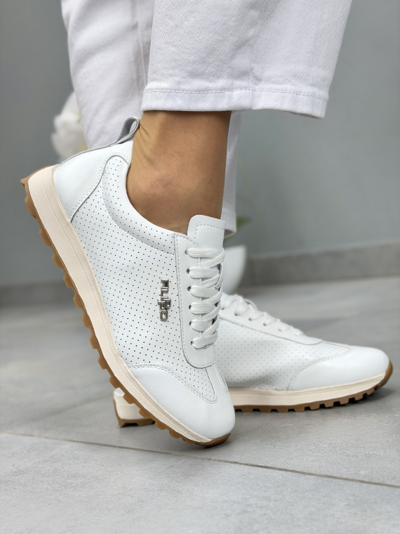 Białe sneakersy skórzane damskie casual