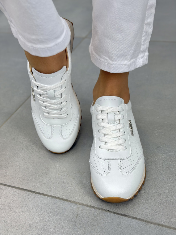 Białe sneakersy skórzane damskie casual