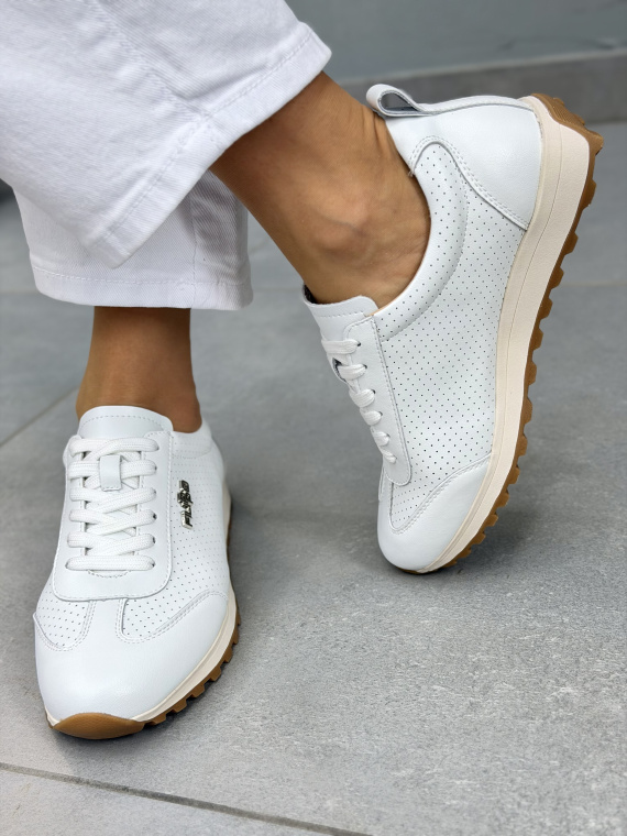 Białe sneakersy skórzane damskie casual