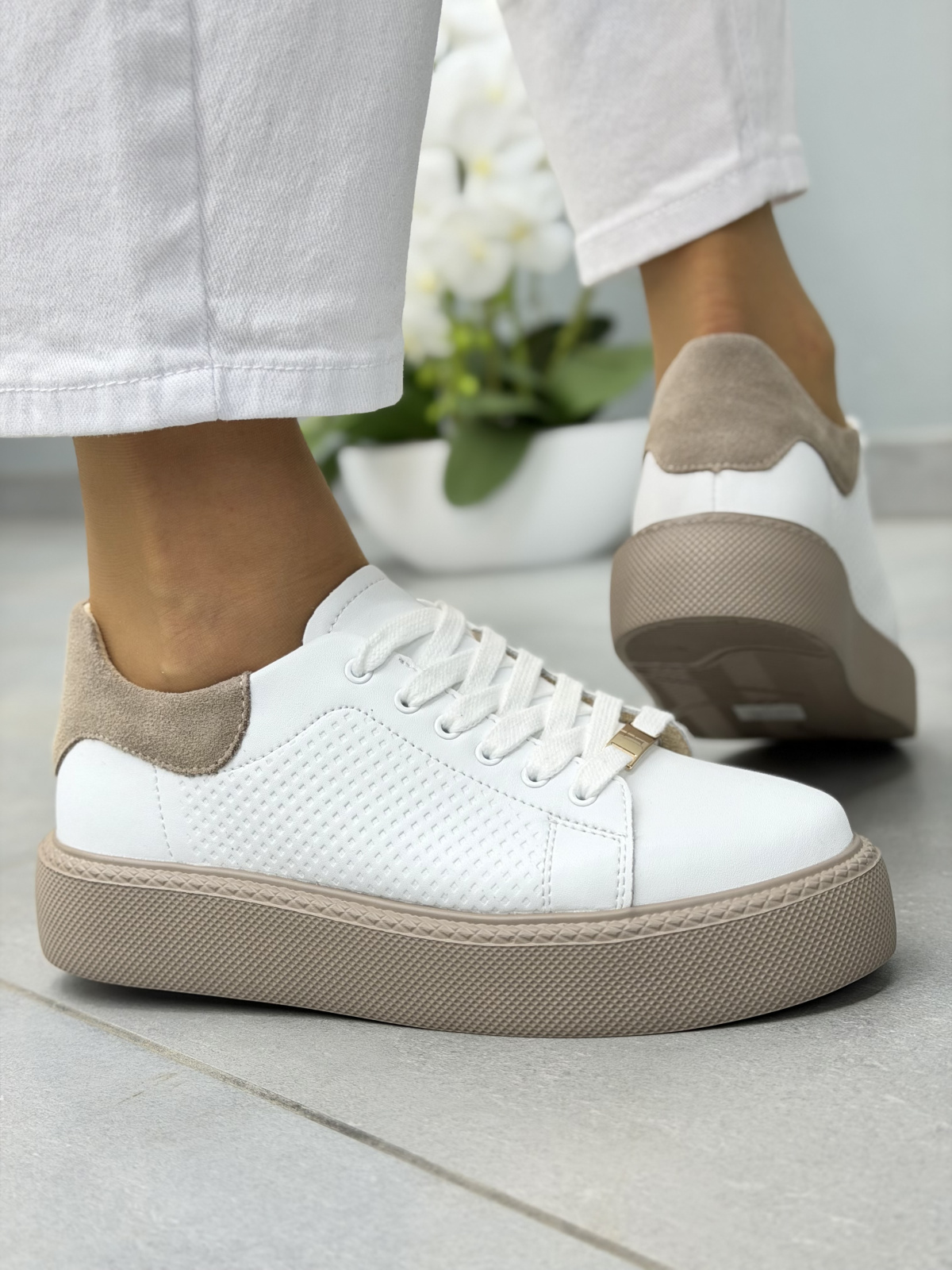 Białe sneakersy damskie skórzane damskie casual