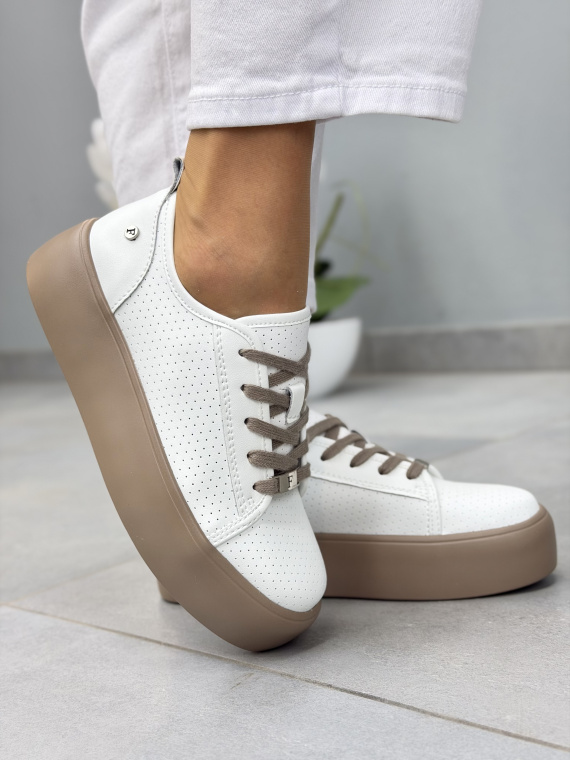 Białe skórzane sneakersy damskie casual platforma