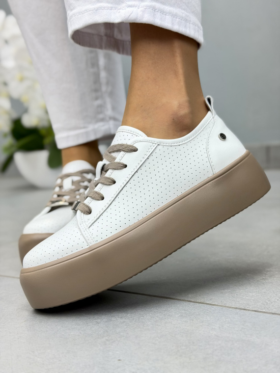 Białe skórzane sneakersy damskie casual platforma