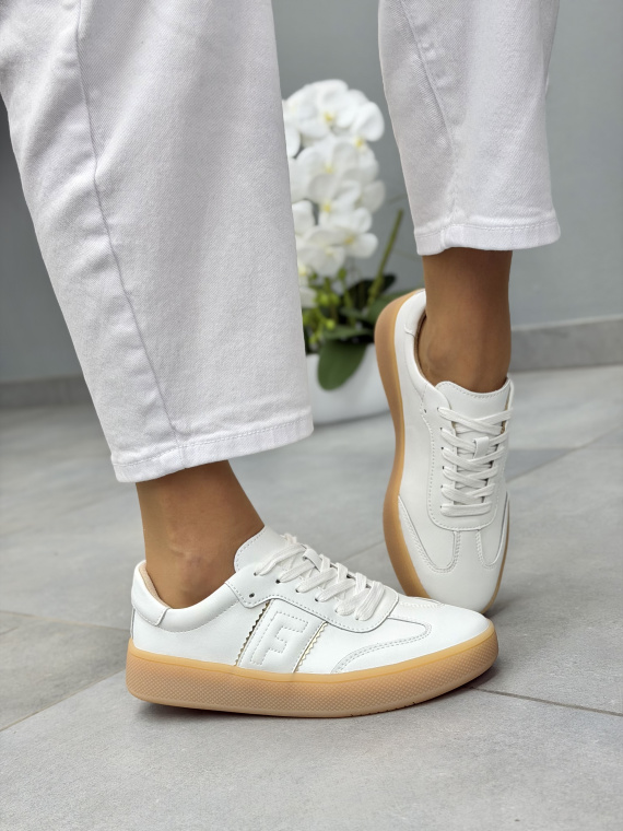 Białe sneakersy skórzane damskie casual