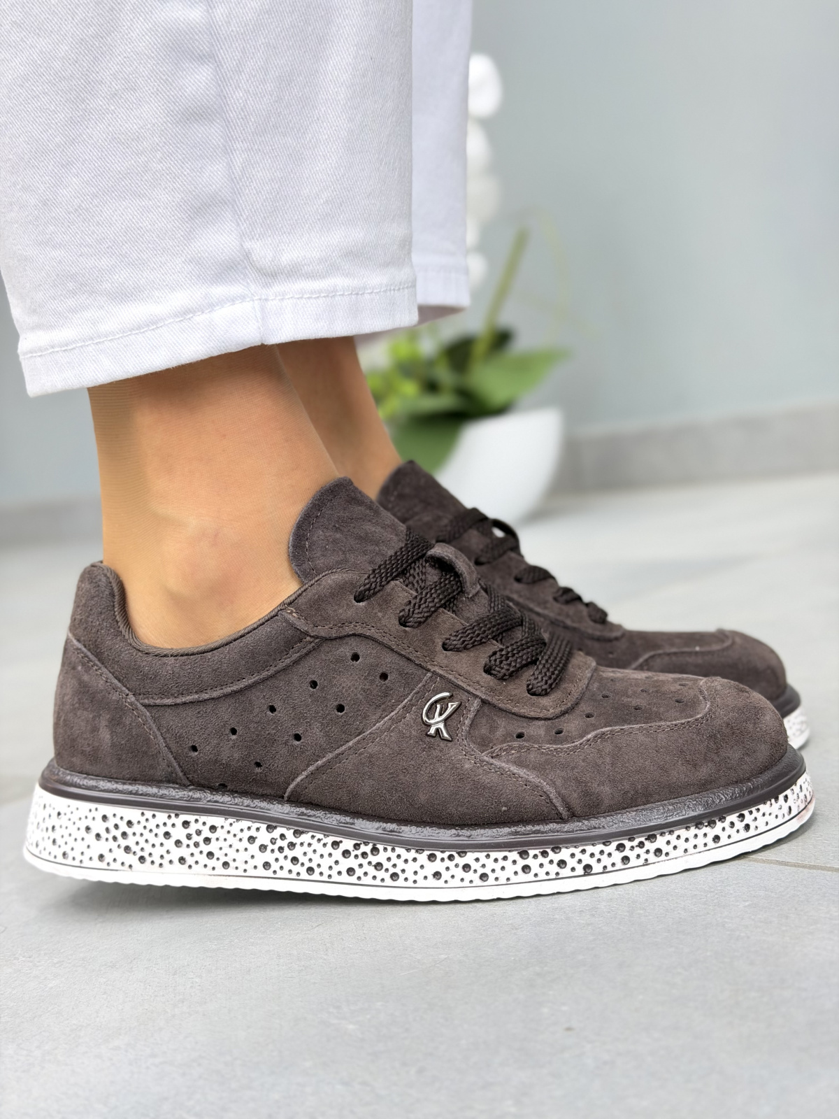 Brązowe sneakersy damskie zamszowe ze skóry naturalnej casual