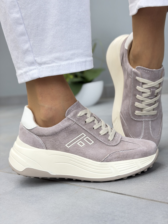 Beżowe sneakersy damskie zamszowe skórzane casual