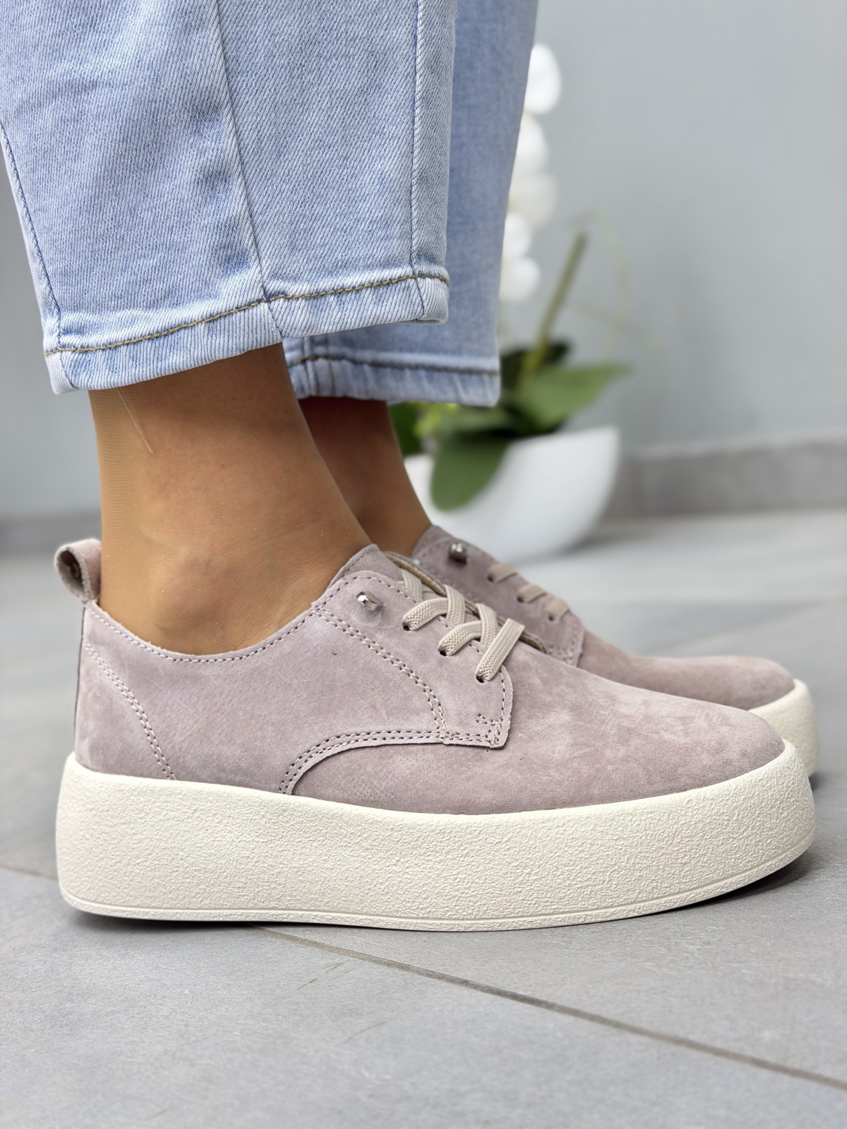 Beżowe półbuty damskie zamszowe ze skóry naturalnej OLEKSY casual