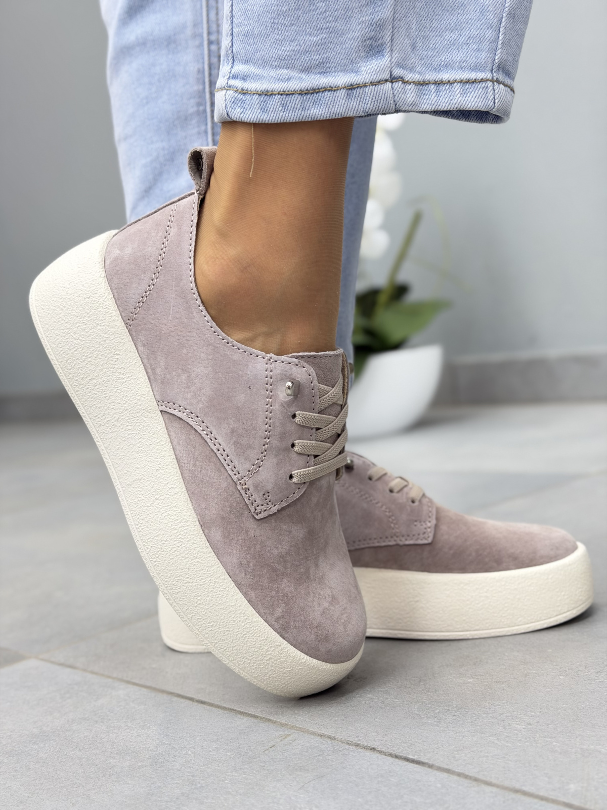 Beżowe półbuty damskie zamszowe ze skóry naturalnej OLEKSY casual