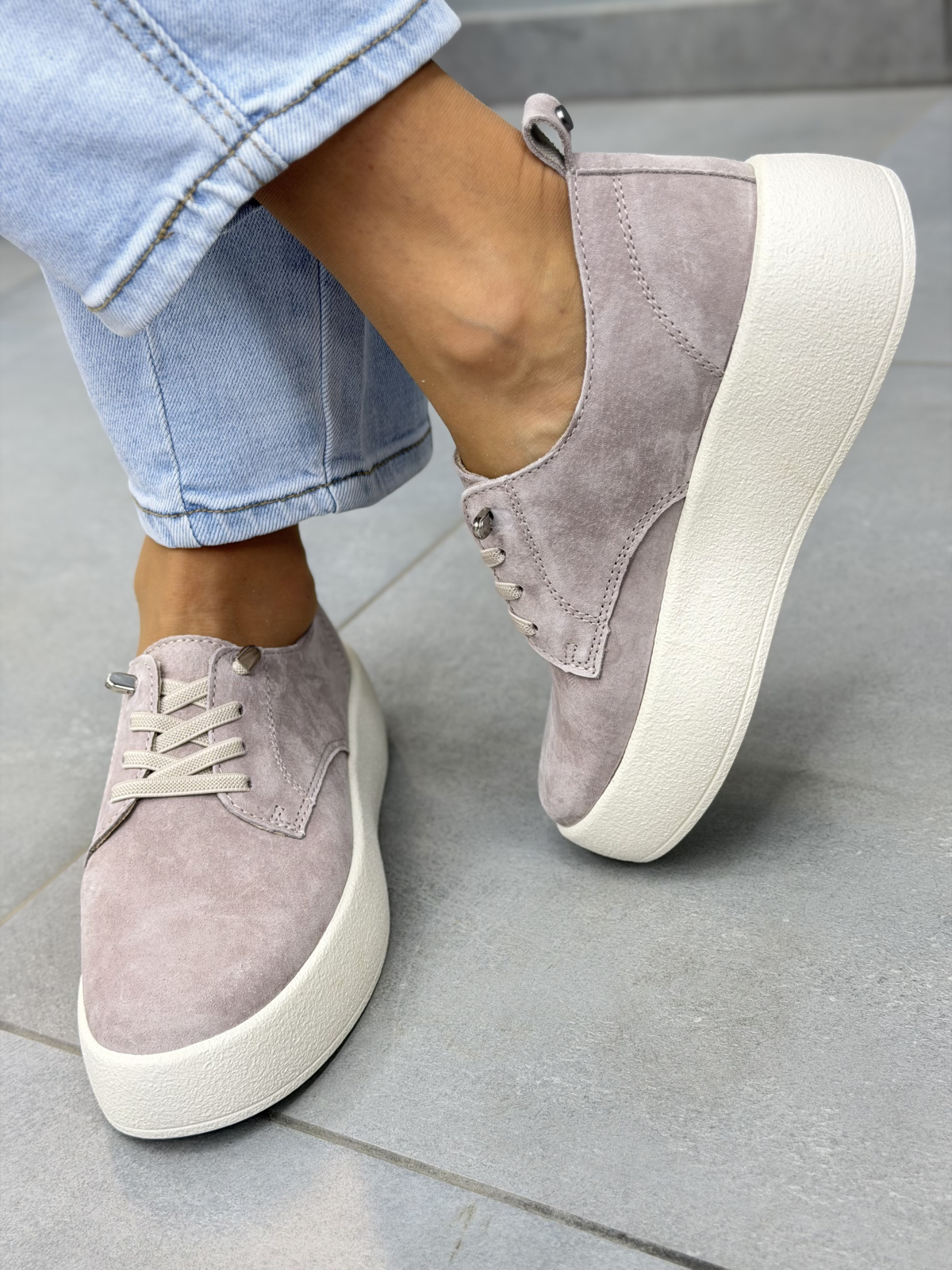 Beżowe półbuty damskie zamszowe ze skóry naturalnej OLEKSY casual