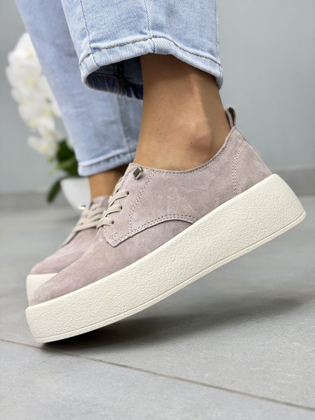 Beżowe półbuty damskie zamszowe ze skóry naturalnej OLEKSY casual