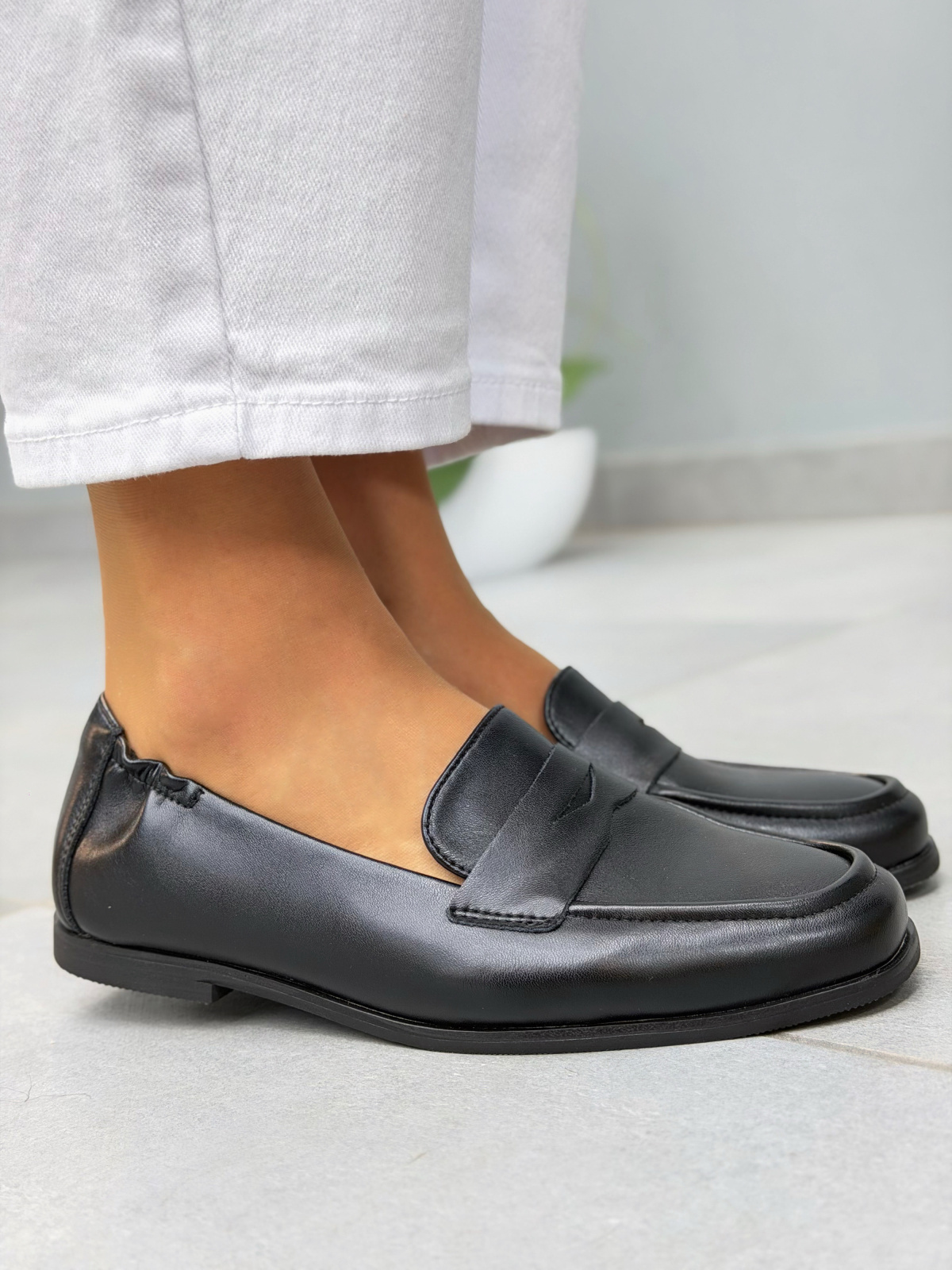 Czarne skórzane mokasyny loafersy damskie eleganckie casual