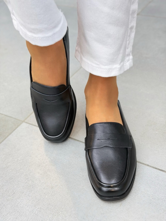 Czarne skórzane mokasyny loafersy damskie eleganckie casual