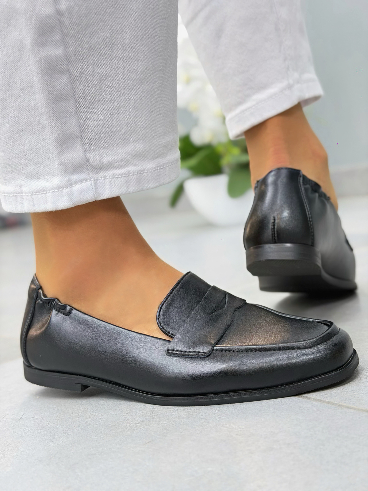 Czarne skórzane mokasyny loafersy damskie eleganckie casual