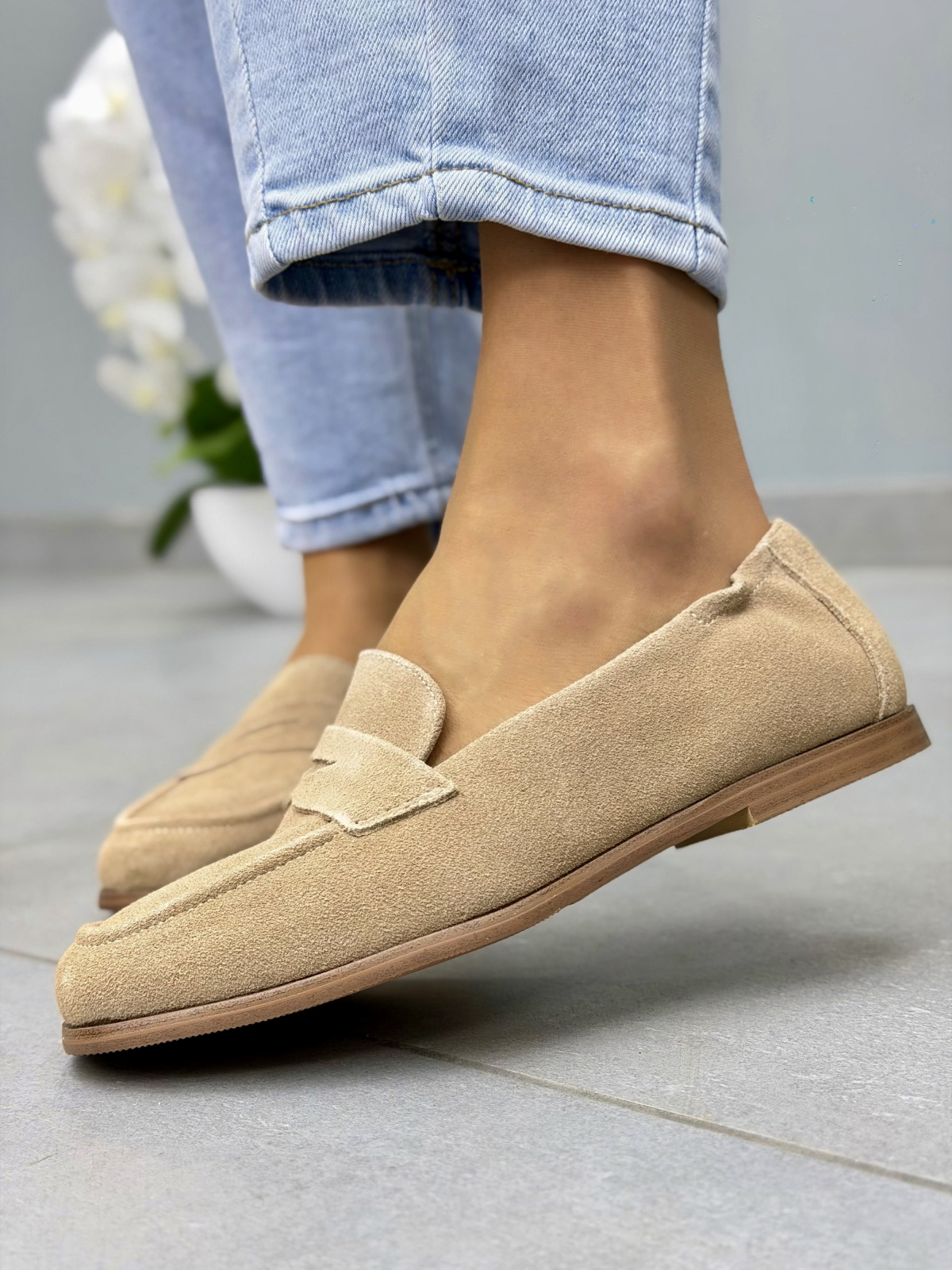 Beżowe mokasyny loafersy damskie zamszowe ze skóry naturalnej casual