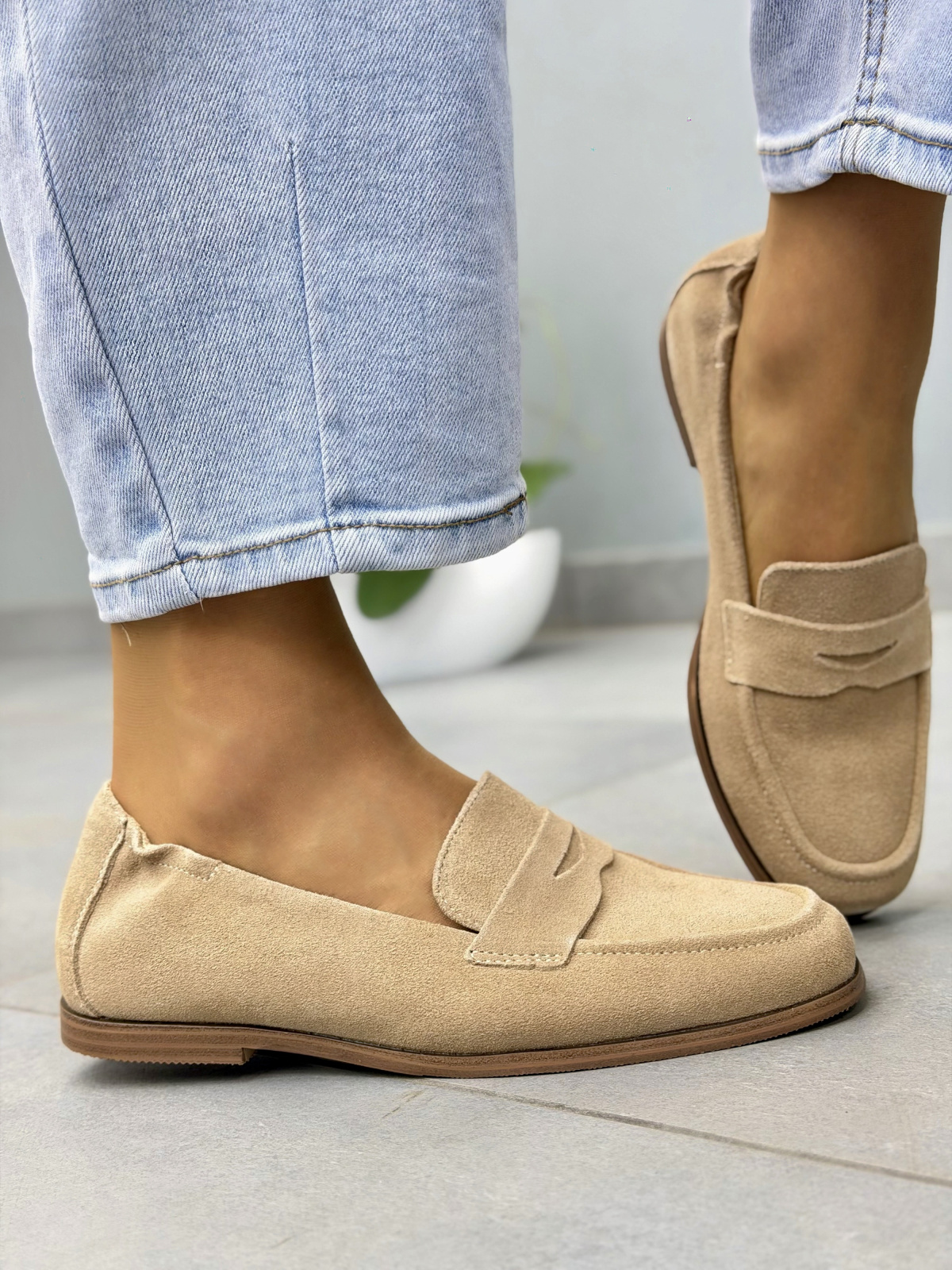 Beżowe mokasyny loafersy damskie zamszowe ze skóry naturalnej casual