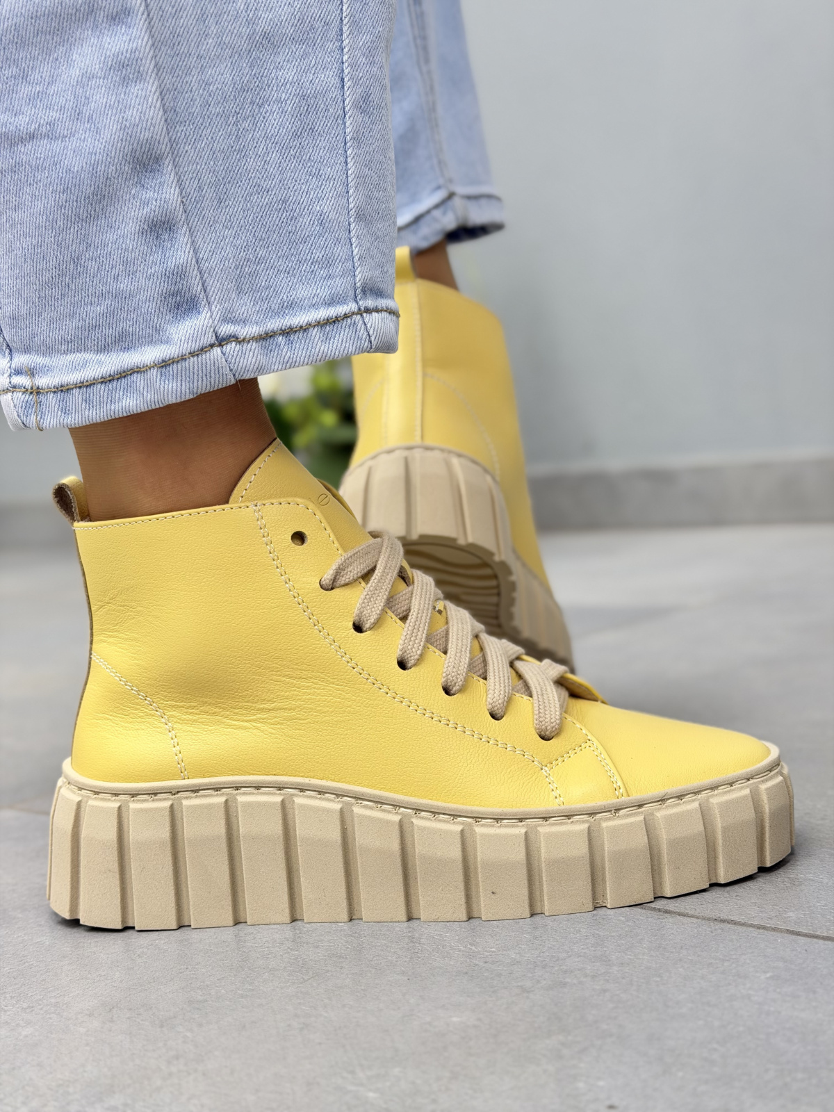 Żółte skórzane sneakersy damskie OLEKSY casual