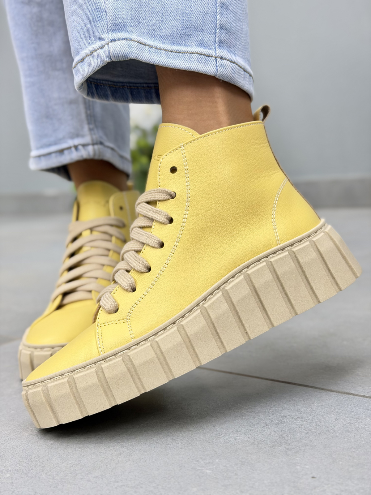 Żółte skórzane sneakersy damskie OLEKSY casual