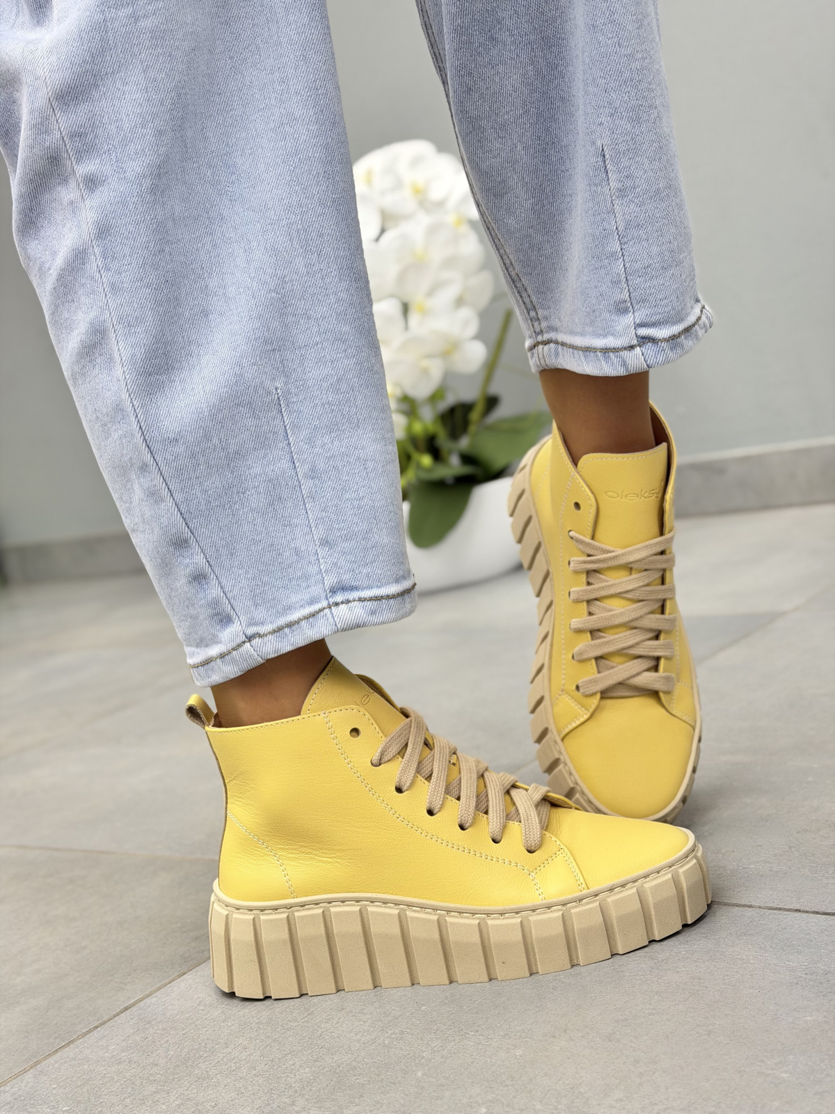 Żółte skórzane sneakersy damskie OLEKSY casual