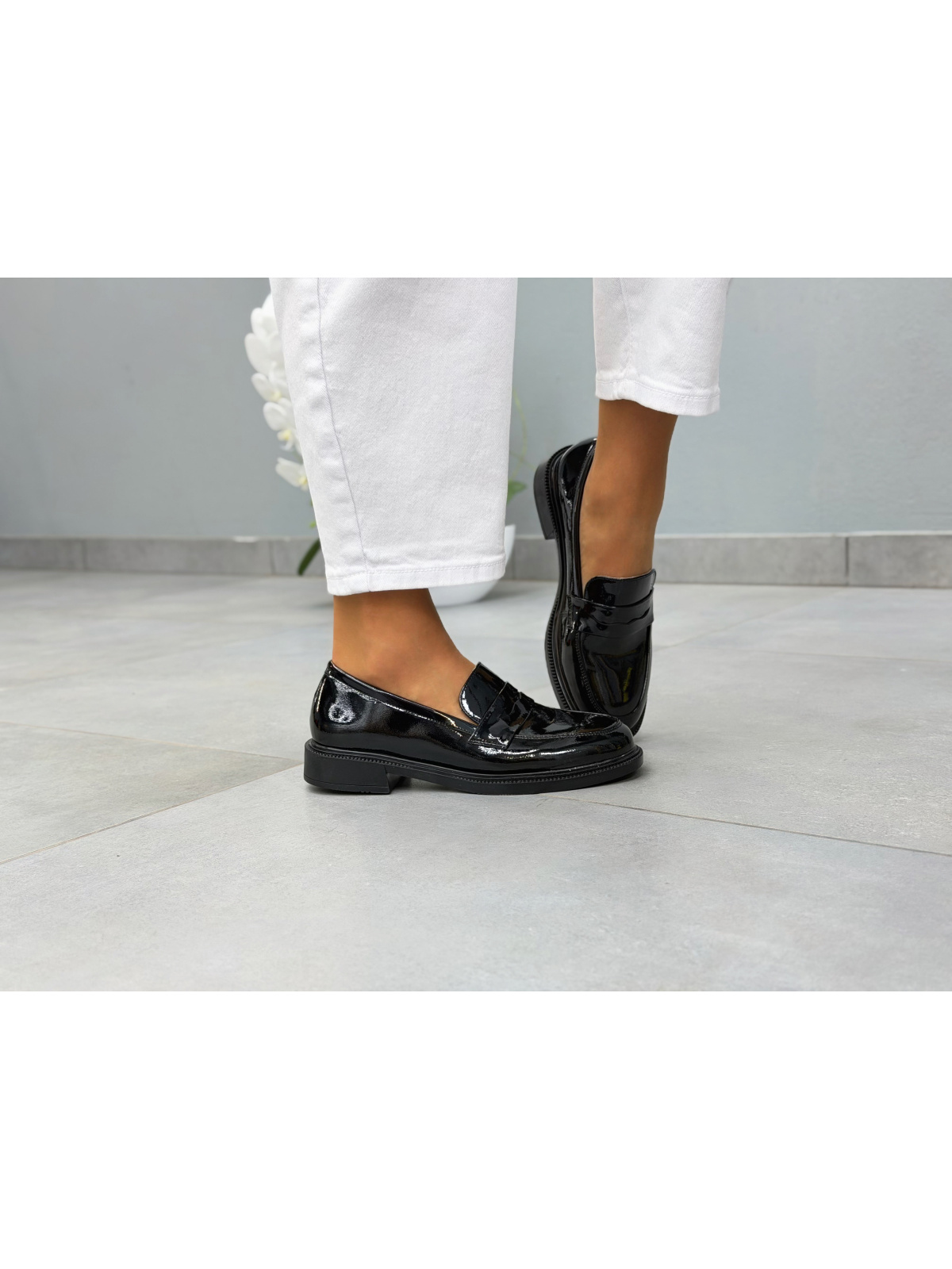 Czarne lakierowane mokasyny loafersy damskie skórzane eleganckie