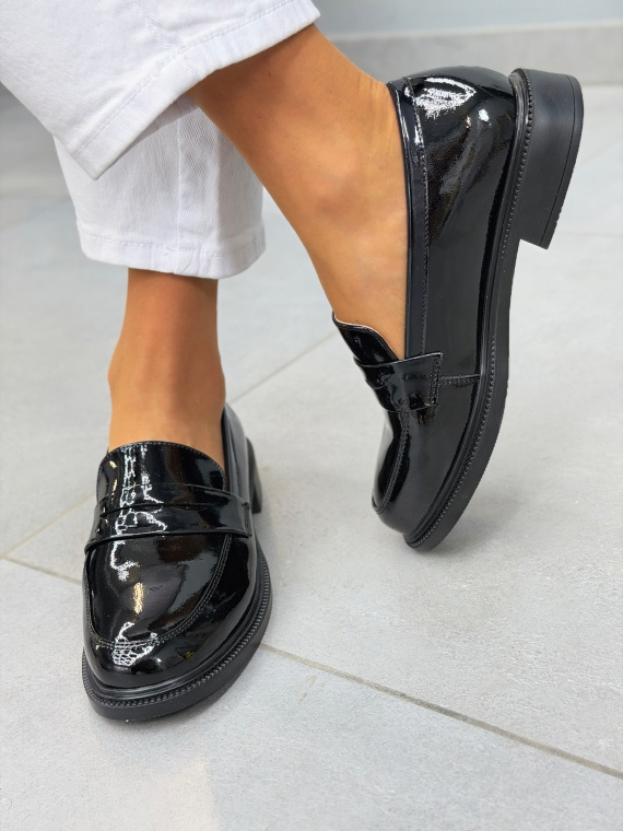 Czarne lakierowane mokasyny loafersy damskie skórzane eleganckie