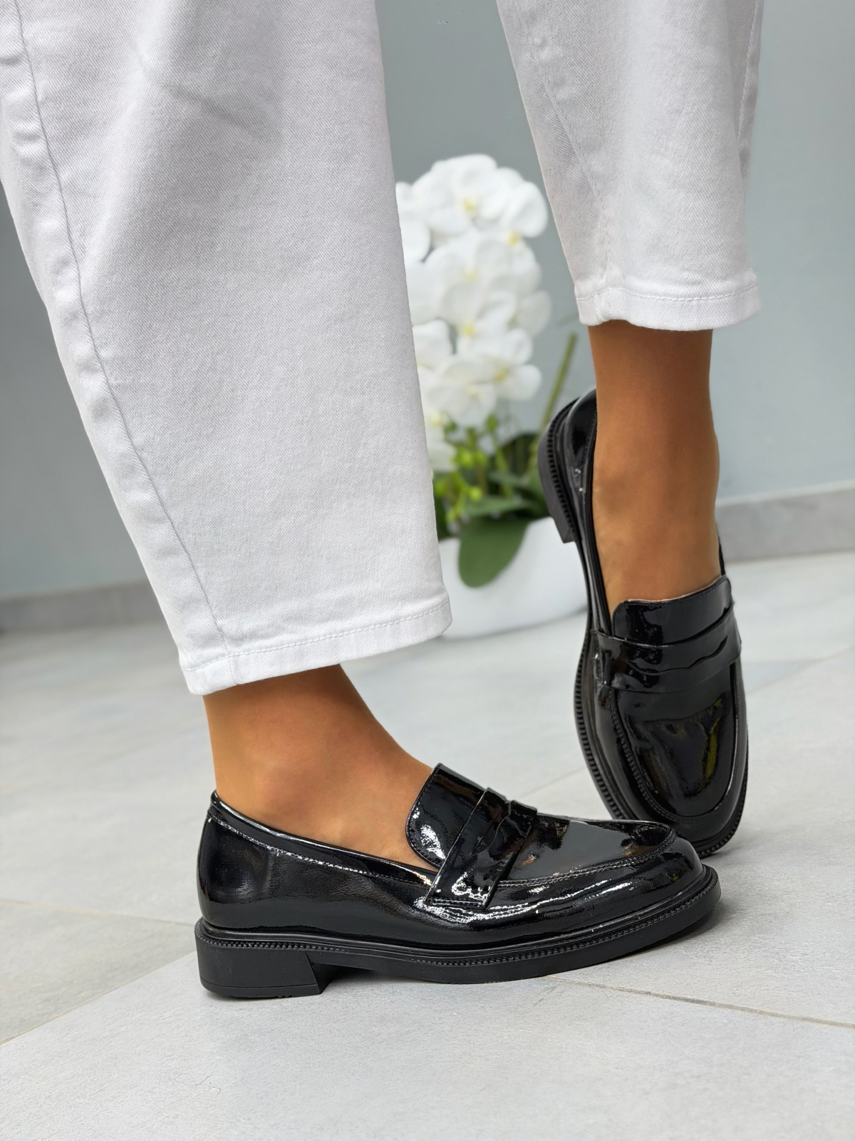 Czarne lakierowane mokasyny loafersy damskie skórzane eleganckie