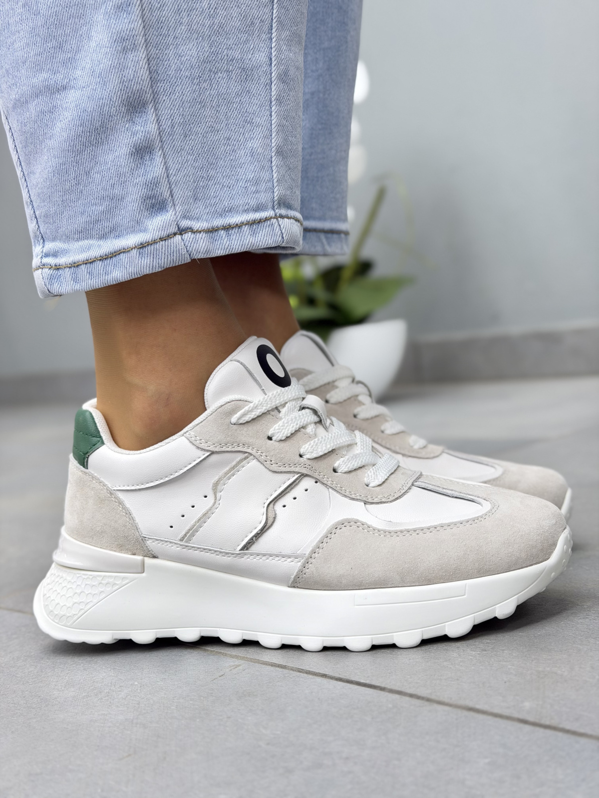 Białe sneakersy damskie skórzane OLEKSY casual