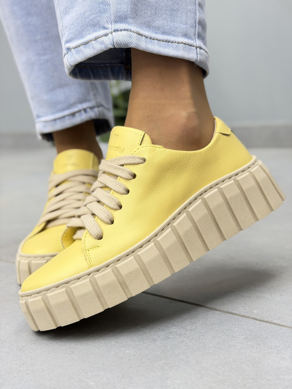 Żółte sneakersy damskie skórzane OLEKSY casual