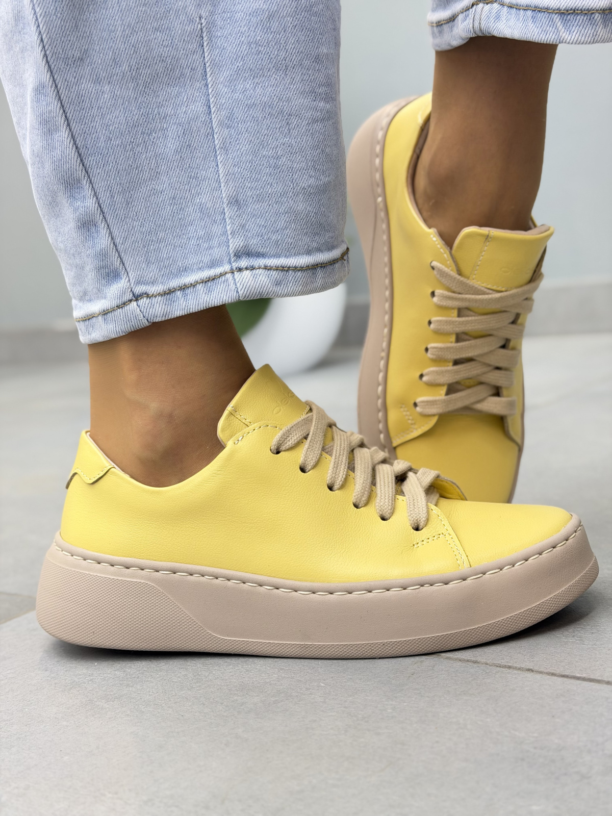 Żółte sneakersy damskie skórzane OLEKSY na platformie casual