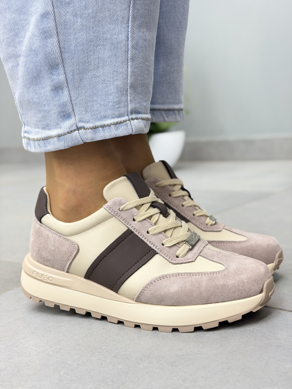 Beżowo-brązowe sneakersy skórzane damskie casual