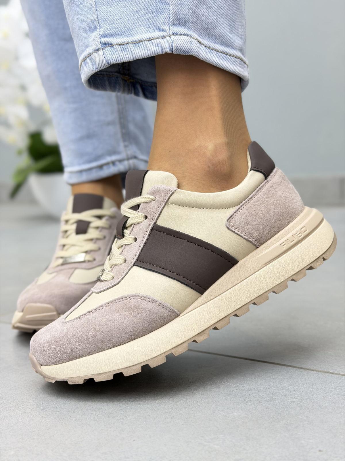 Beżowo-brązowe sneakersy skórzane damskie casual