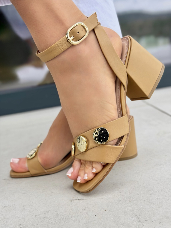 Beżowe sandały damskie skórzane na słupku eleganckie OLEKSY