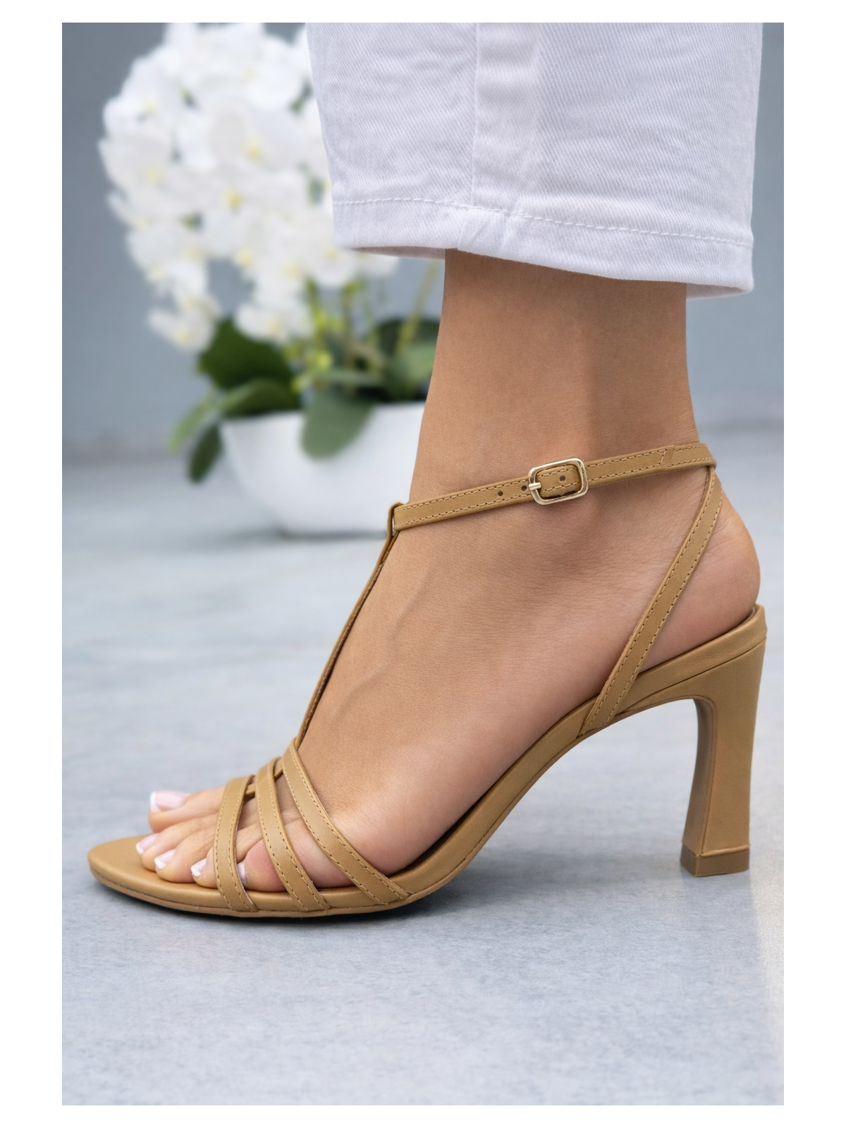 Beżowe sandały damskie OLEKSY skórzane na obcasie eleganckie