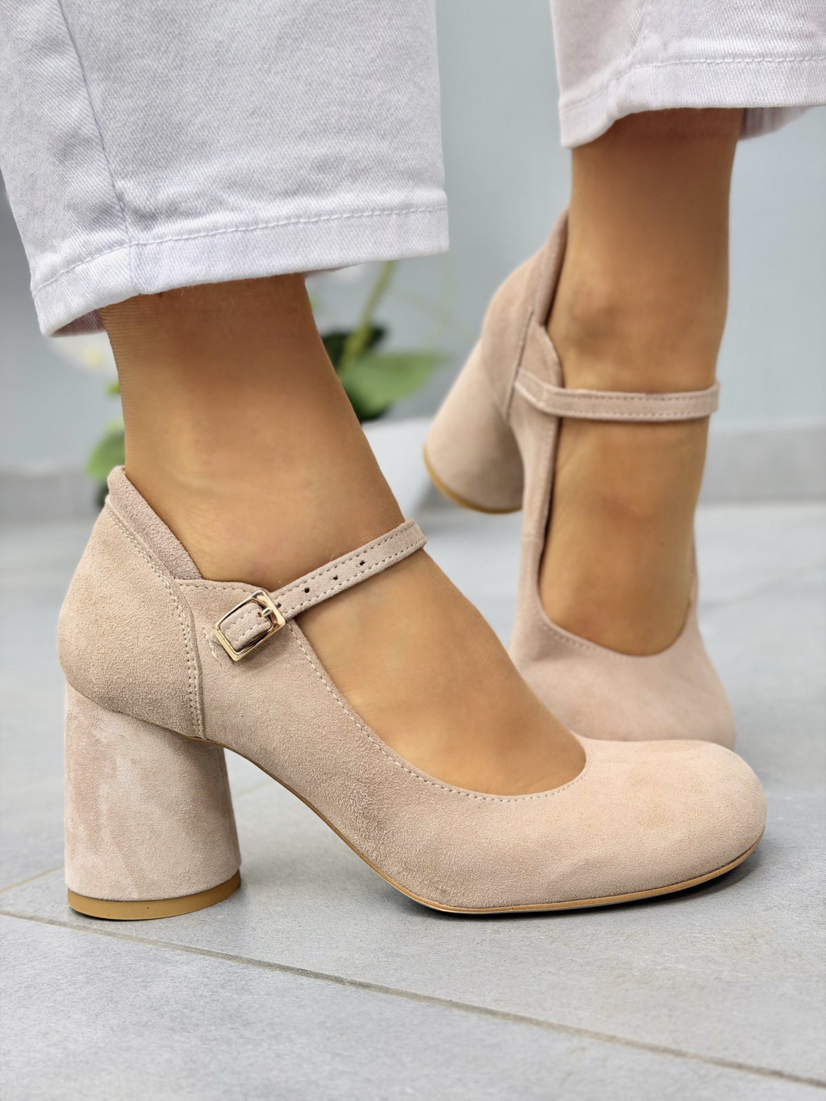 Beżowe półbuty zamszowe OLEKSY na słupku eleganckie