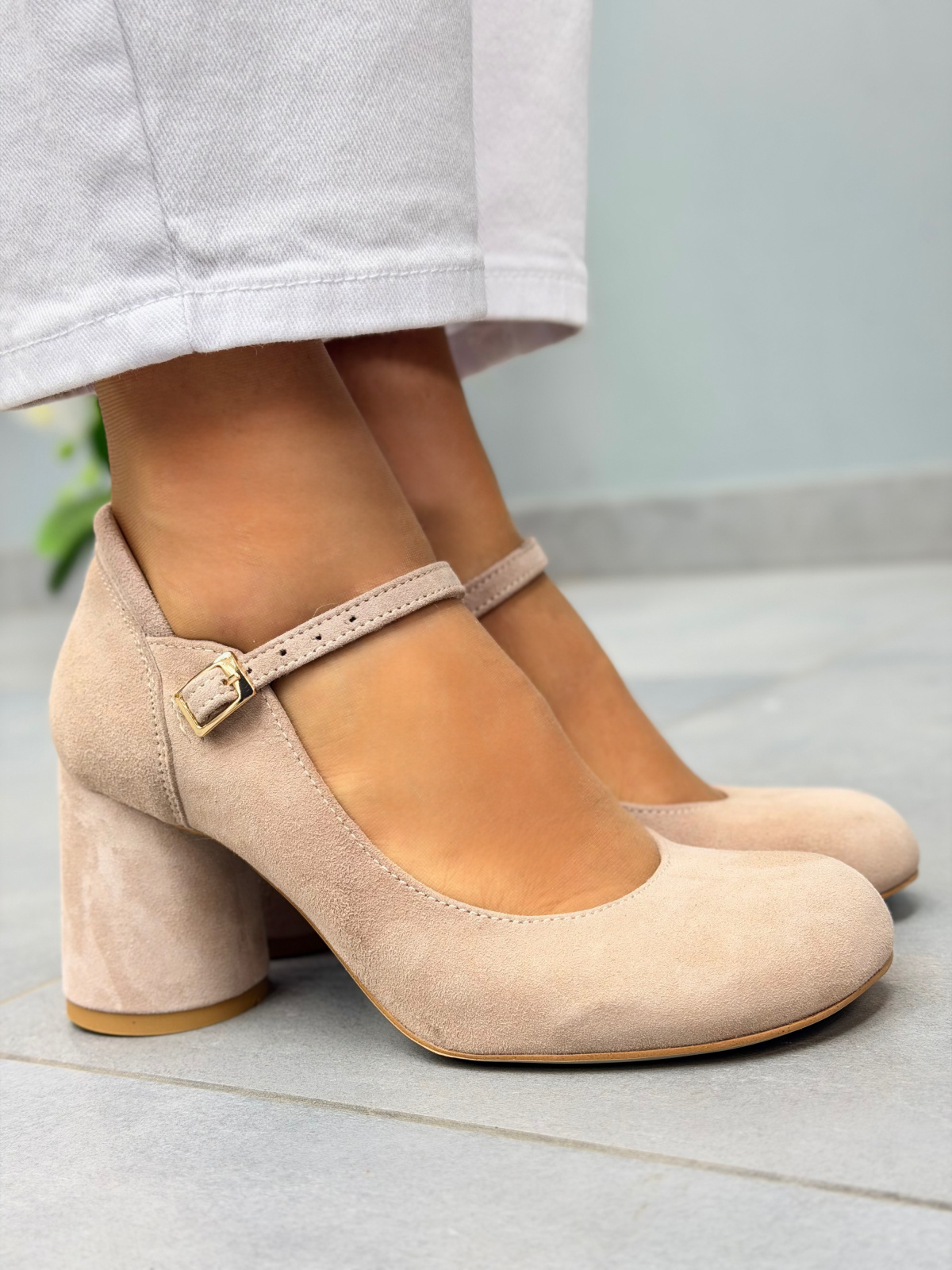 Beżowe półbuty zamszowe OLEKSY na słupku eleganckie