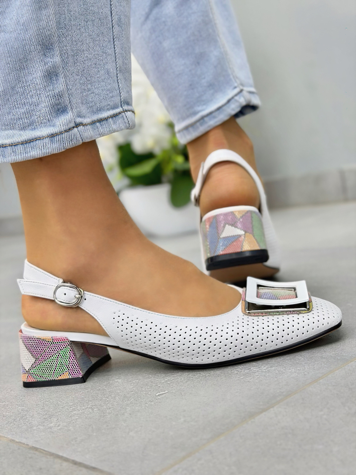 Białe sandały damskie slingback ze skóry naturalnej eleganckie