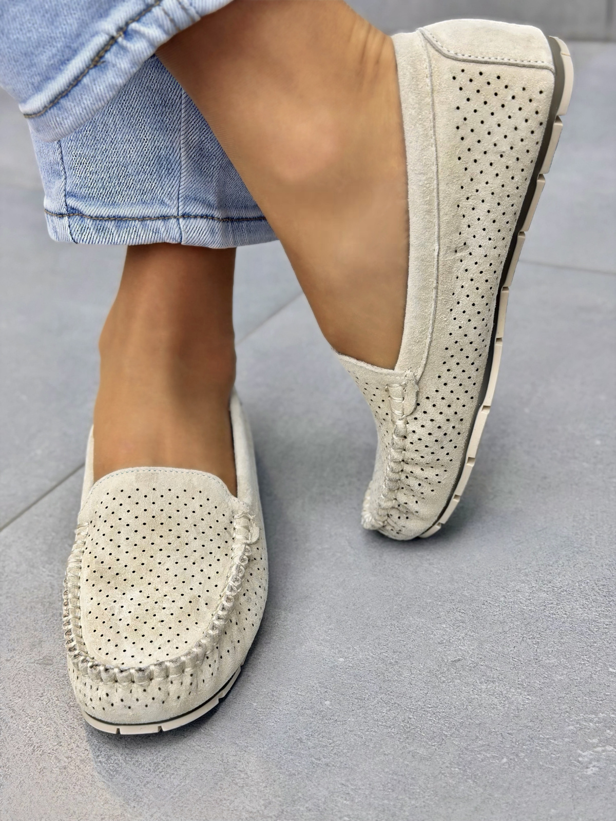 Beżowe mokasyny damskie zamszowe ze skóry naturalnej casual