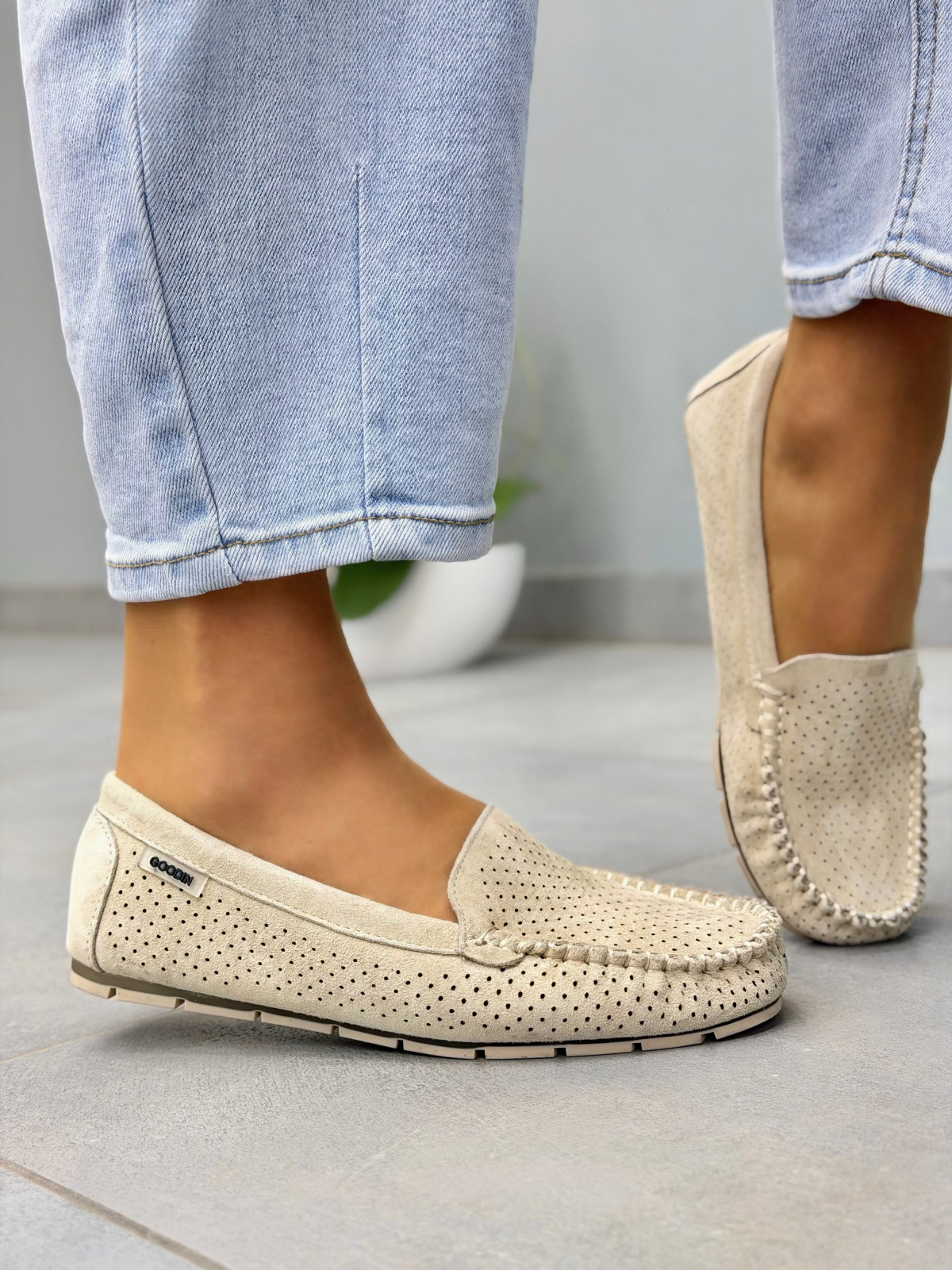 Beżowe mokasyny damskie zamszowe ze skóry naturalnej casual