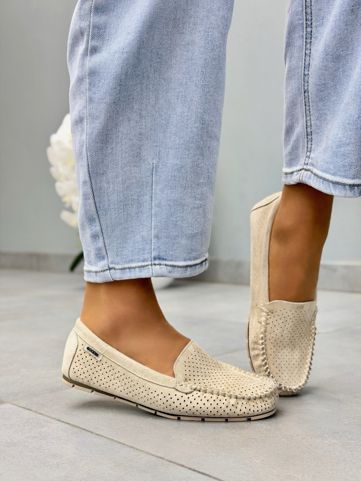 Beżowe mokasyny damskie zamszowe ze skóry naturalnej casual