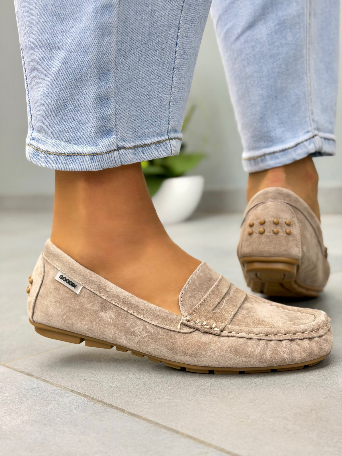 Beżowe mokasyny damskie zamszowe ze skóry naturalnej casual