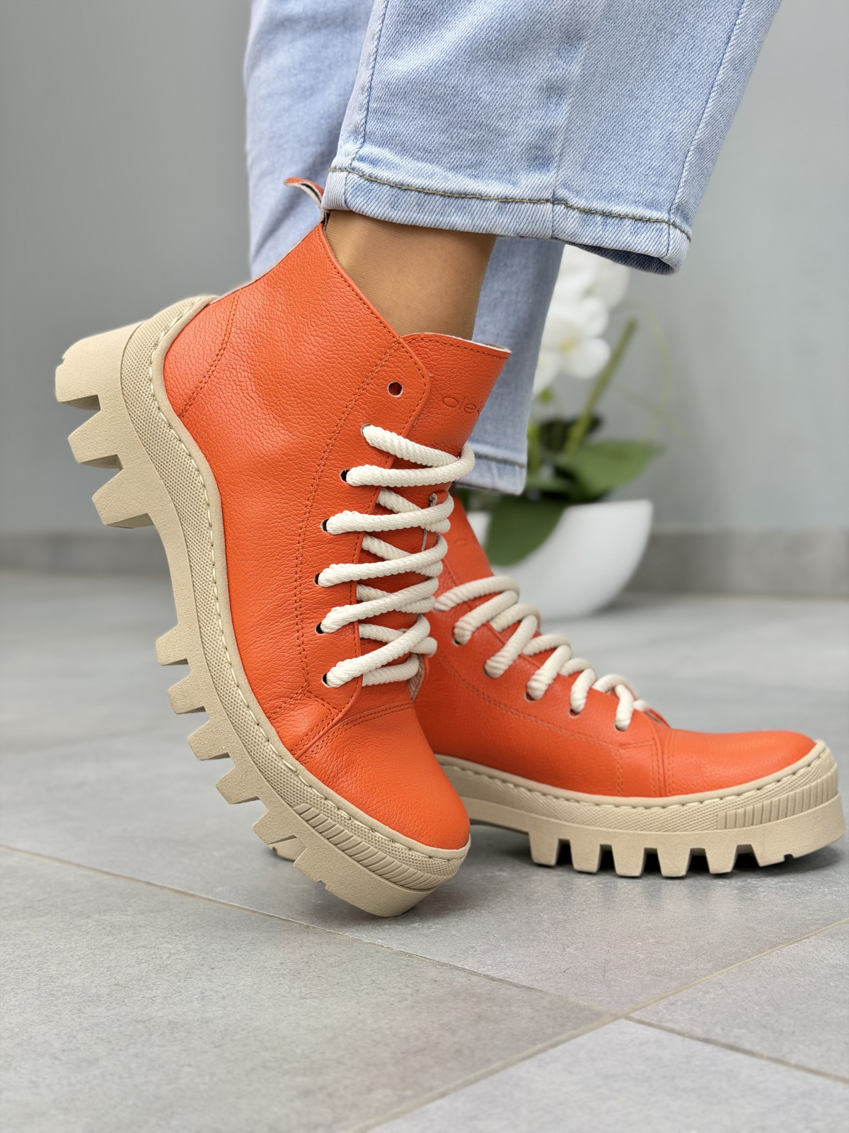 Pomarańczowe trapery damskie OLEKSY skórzane sznurowane casual