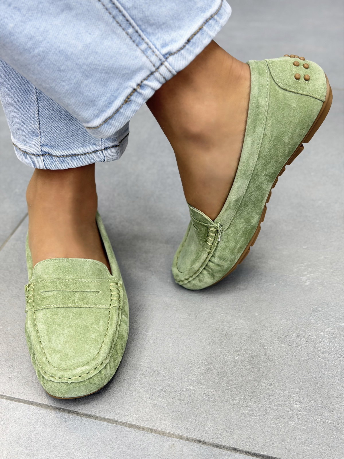 Zielone mokasyny damskie zamszowe ze skóry naturalnej casual