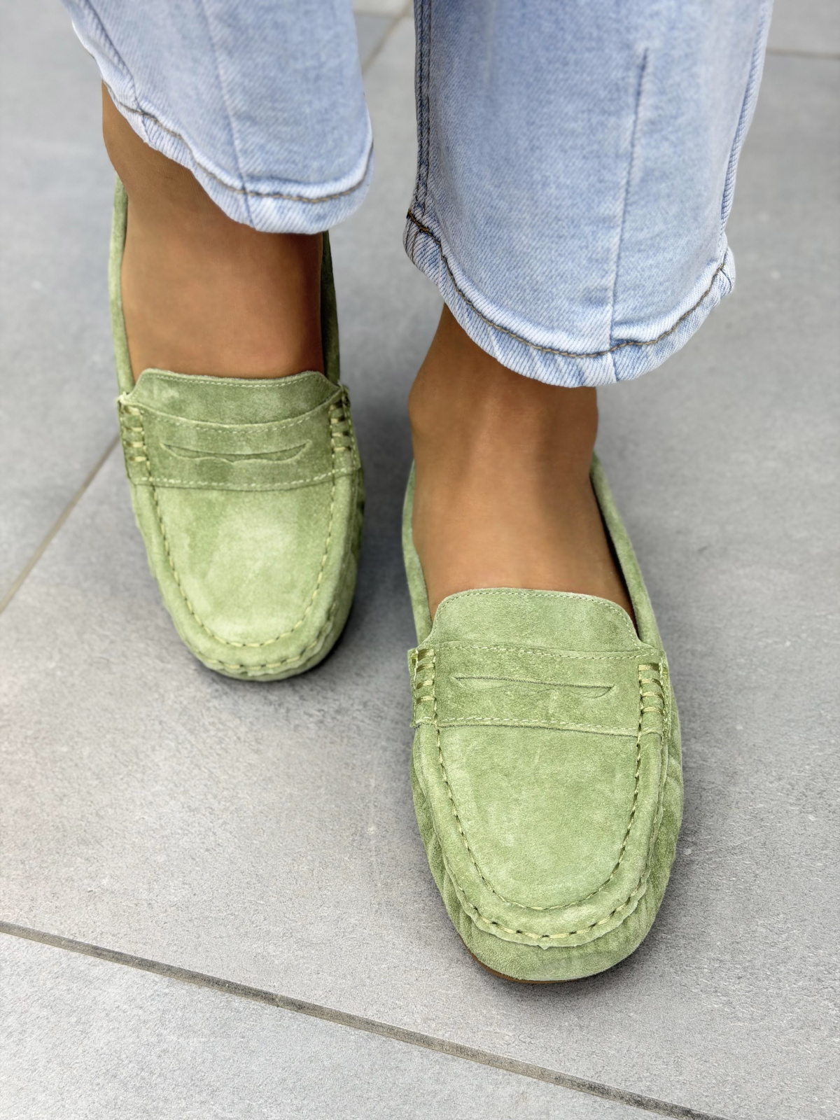 Zielone mokasyny damskie zamszowe ze skóry naturalnej casual