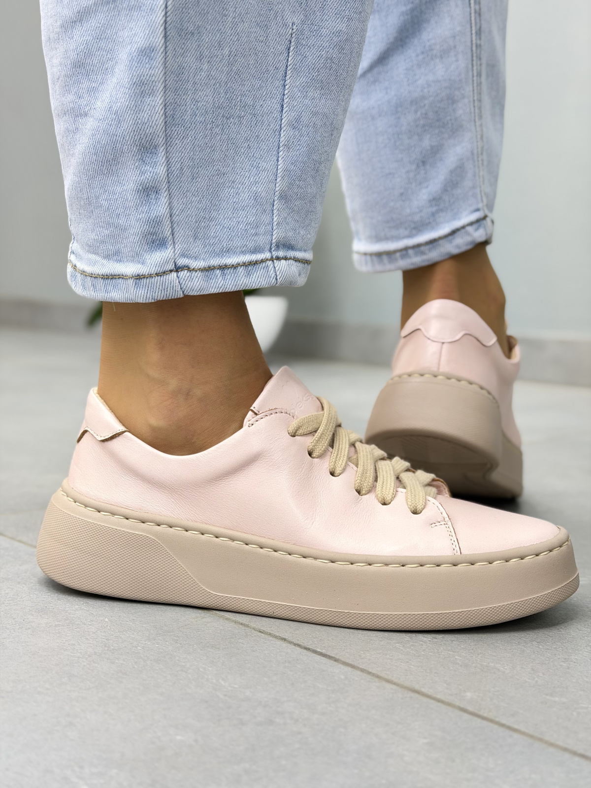 Różowe sneakersy damskie ze skóry naturalnej OLEKSY casual