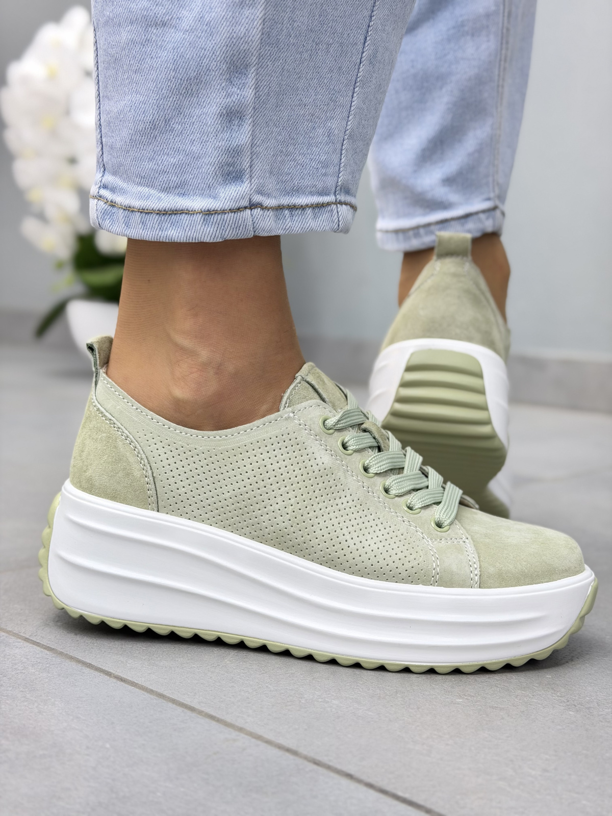 Miętowe sneakersy damskie ze skóry naturalnej casual