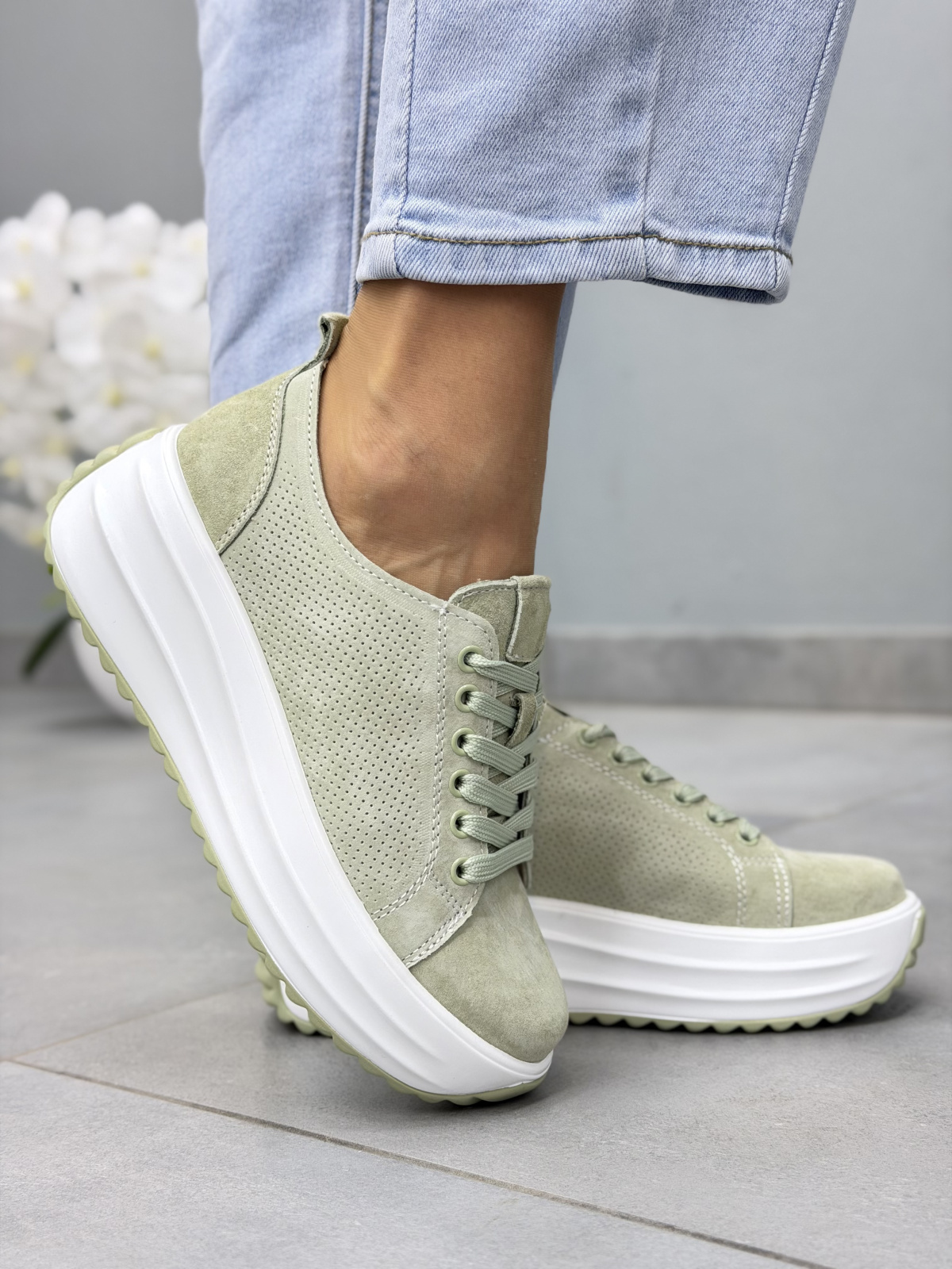 Miętowe sneakersy damskie ze skóry naturalnej casual